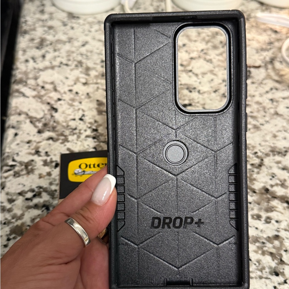 Samsung Galaxy 22  OtterBox Black Phone Case NEWDERY charging case and reg cas